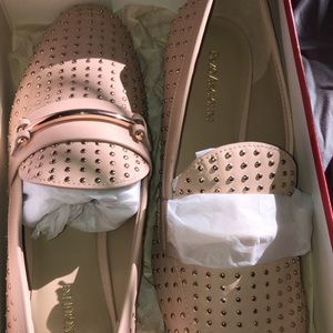 Enzo Angiolini women's pink taidenstud loafers